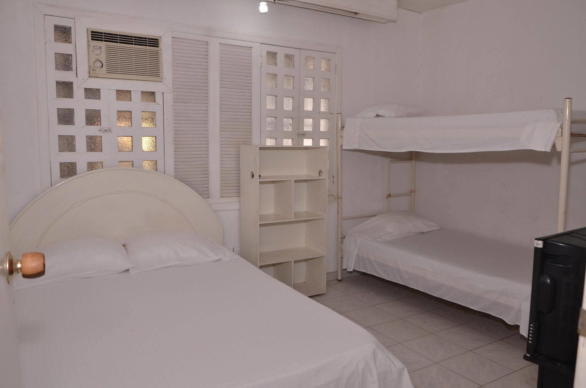Hotel Vargas Airport Cartagena  Exterior foto