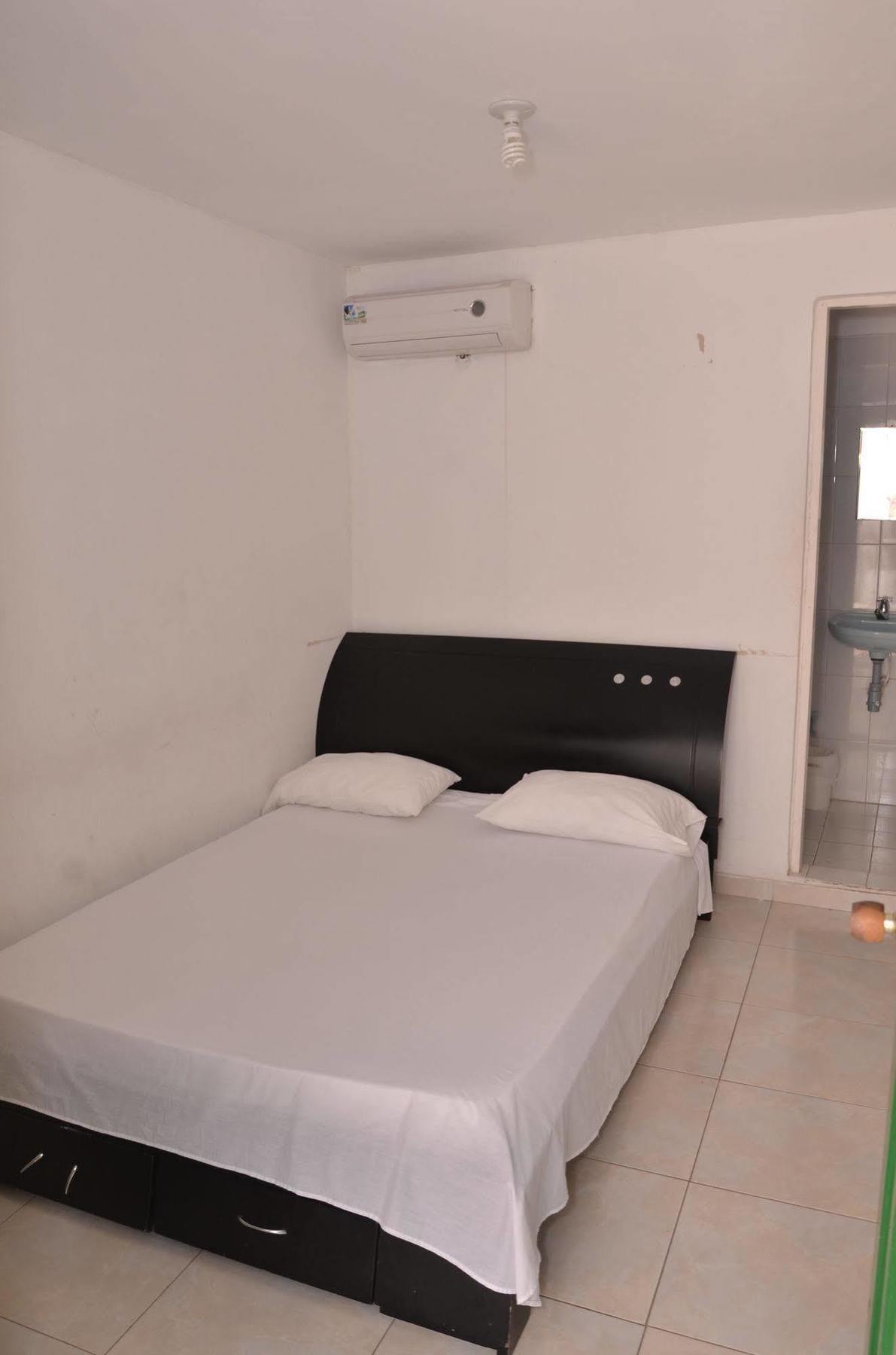 Hotel Vargas Airport Cartagena  Exterior foto